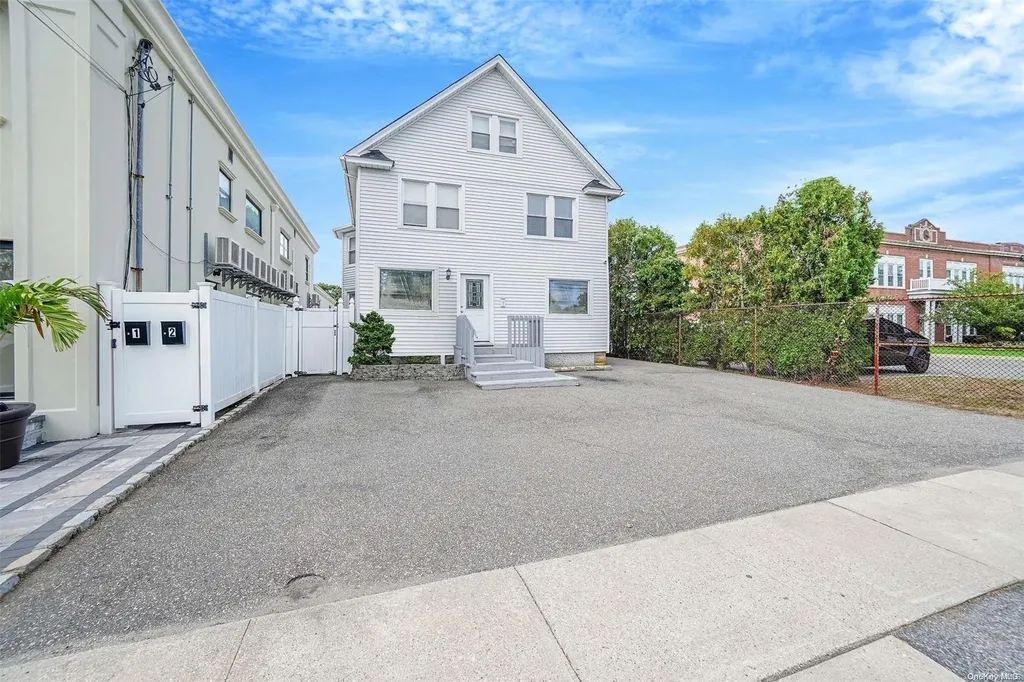 2182 Jackson Avenue Seaford NY 11783