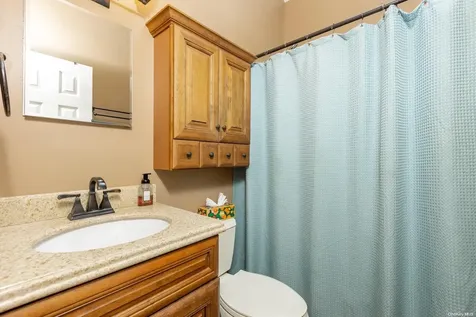 827 Atlantic Street Lindenhurst NY 11757