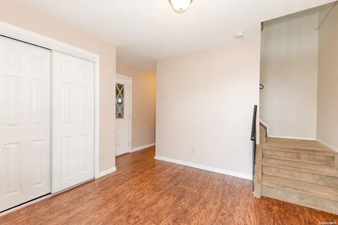 827 Atlantic Street Lindenhurst NY 11757