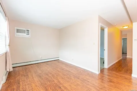 827 Atlantic Street Lindenhurst NY 11757