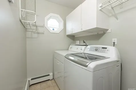 827 Atlantic Street Lindenhurst NY 11757