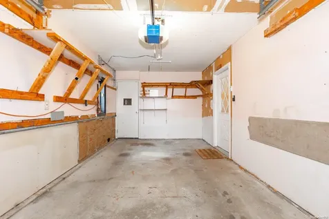 827 Atlantic Street Lindenhurst NY 11757