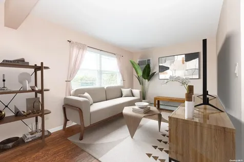 827 Atlantic Street Lindenhurst NY 11757