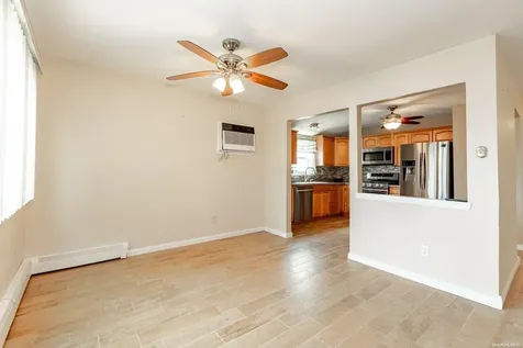 827 Atlantic Street Lindenhurst NY 11757