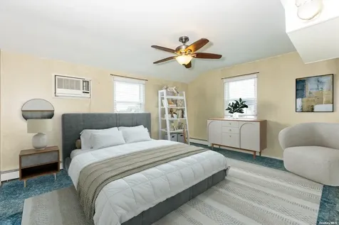 827 Atlantic Street Lindenhurst NY 11757