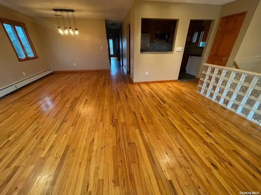87 W 4th Street Freeport NY 11520