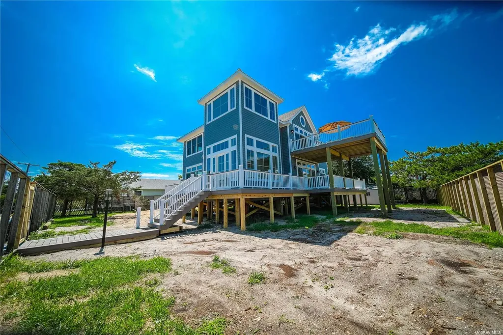 100 E Lighthouse Walk Kismet NY 11706