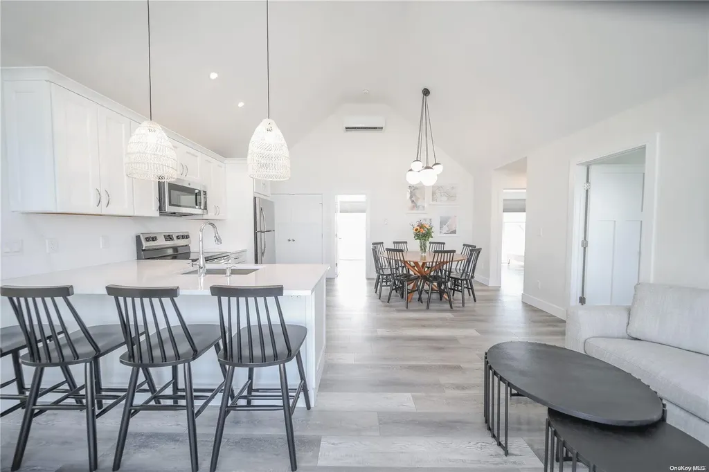 100 E Lighthouse Walk Kismet NY 11706