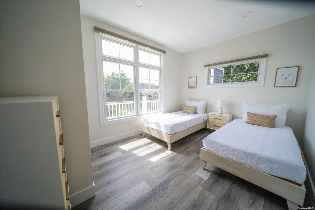 100 E Lighthouse Walk Kismet NY 11706