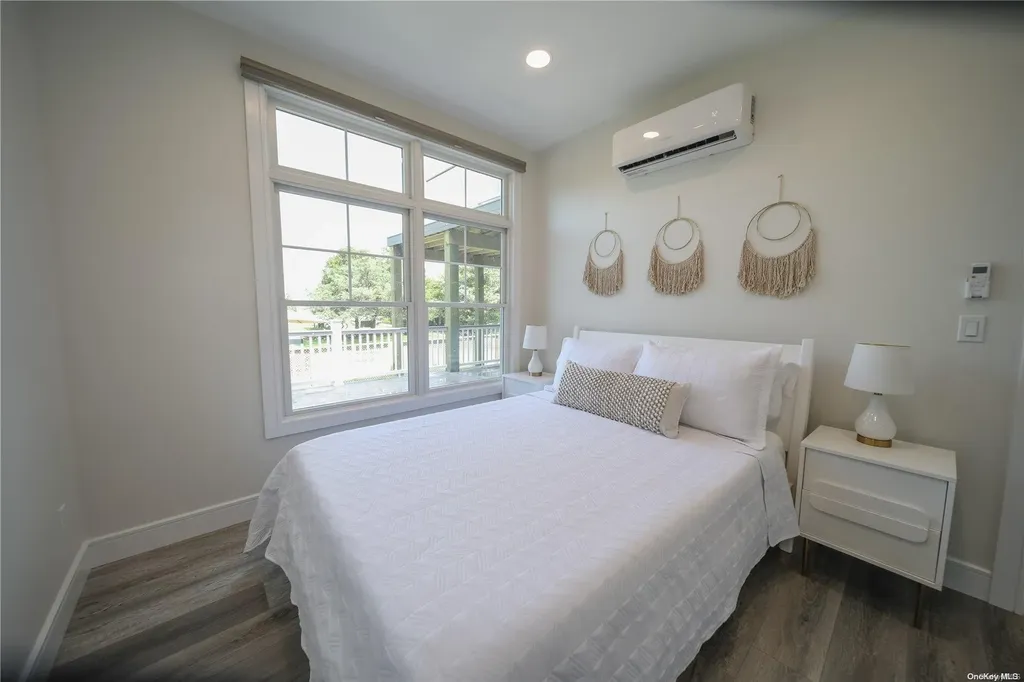 100 E Lighthouse Walk Kismet NY 11706
