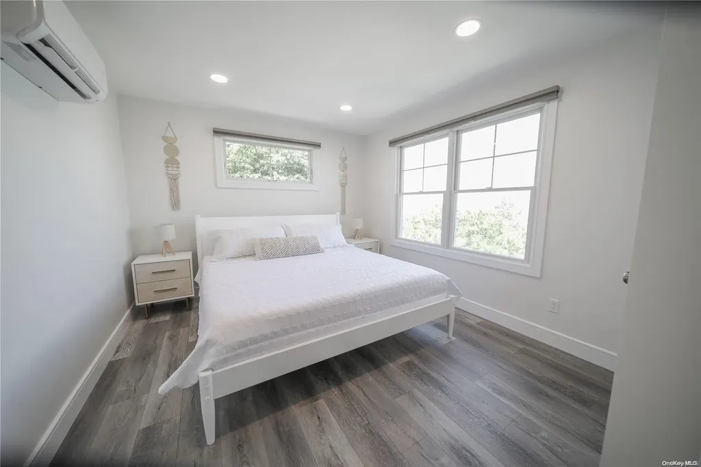 100 E Lighthouse Walk Kismet NY 11706
