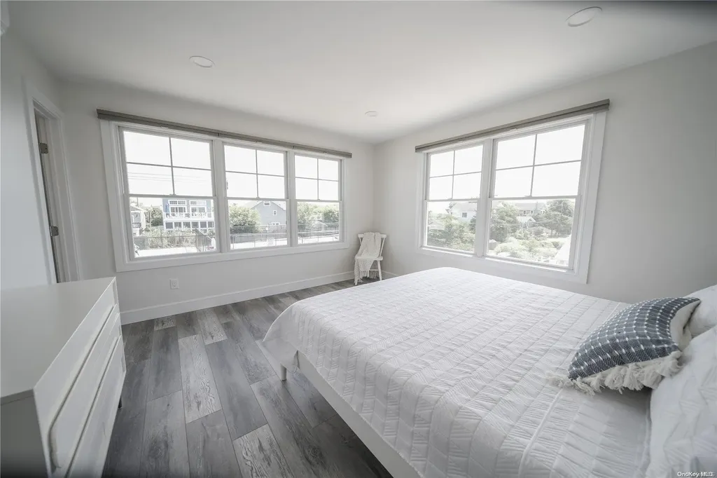 100 E Lighthouse Walk Kismet NY 11706