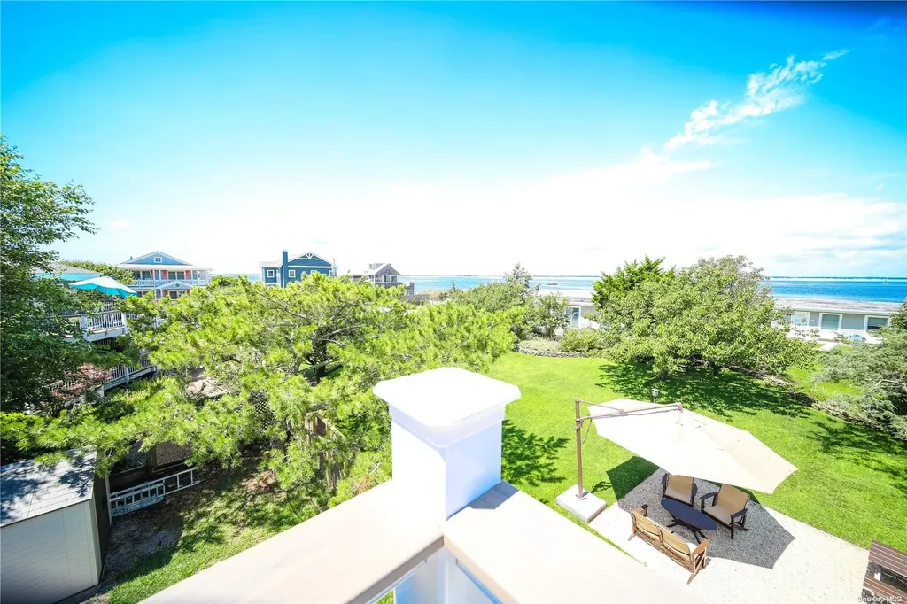 100 E Lighthouse Walk Kismet NY 11706