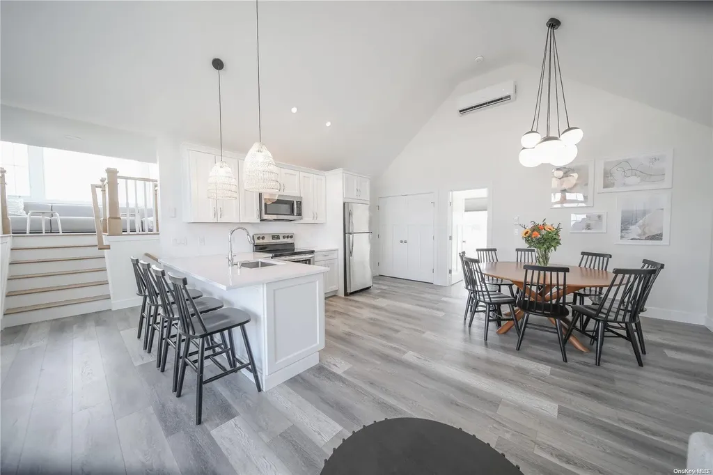 100 E Lighthouse Walk Kismet NY 11706