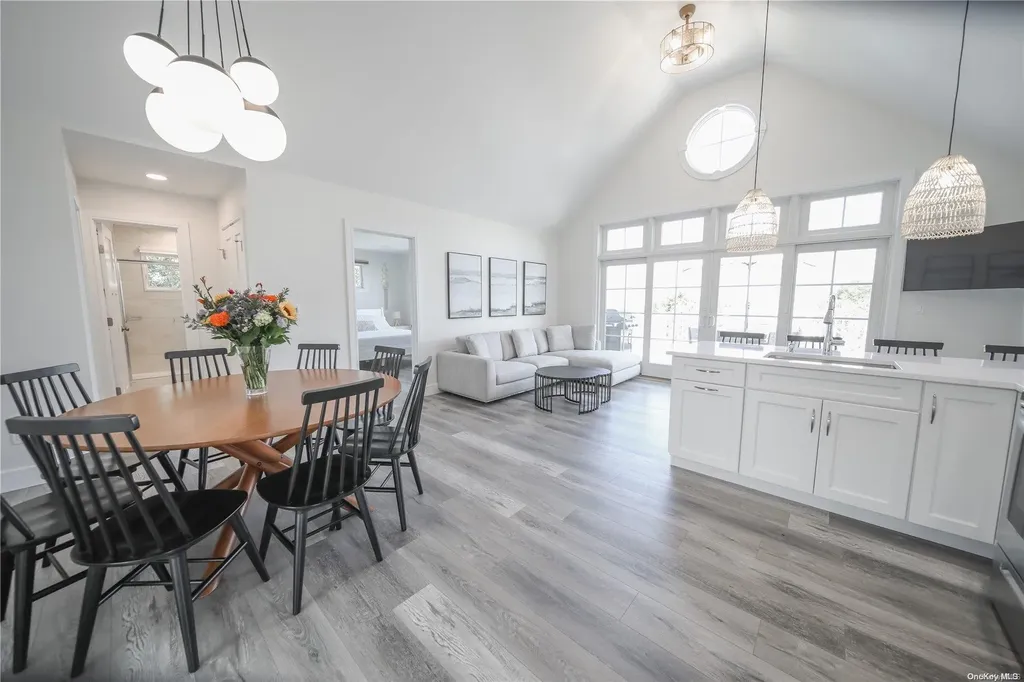 100 E Lighthouse Walk Kismet NY 11706