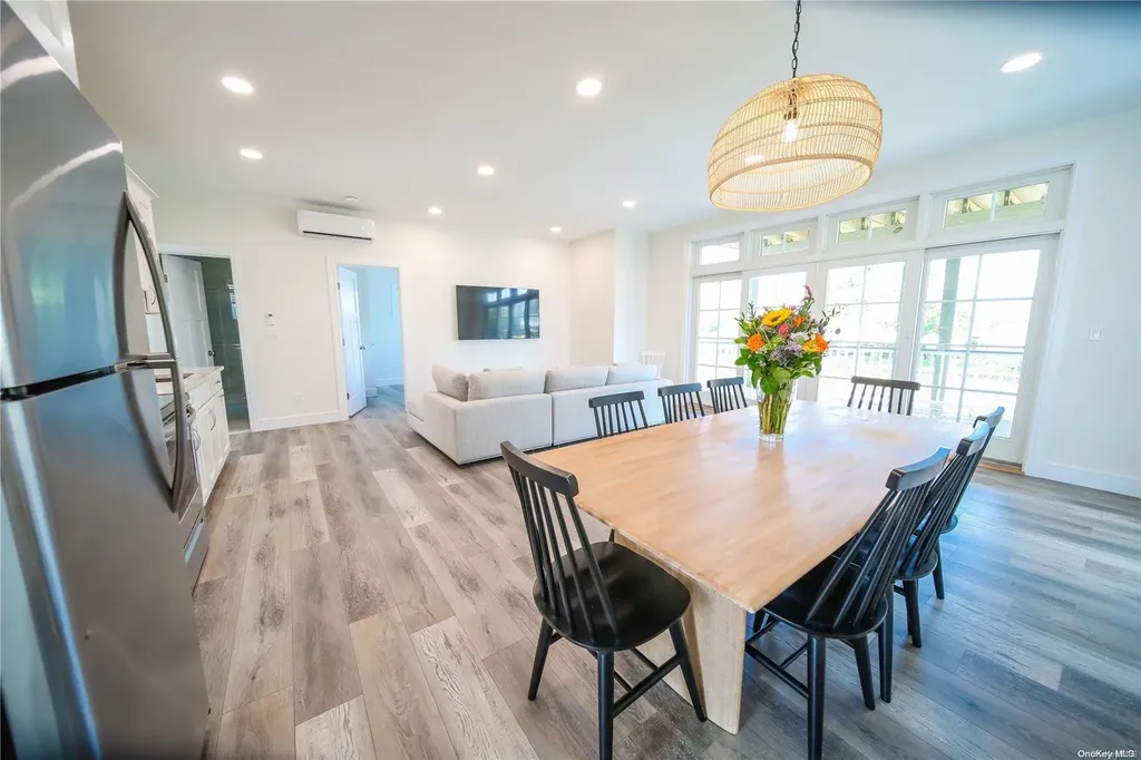 100 E Lighthouse Walk Kismet NY 11706