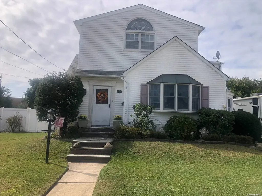 2854 Beverly Road Oceanside NY 11572
