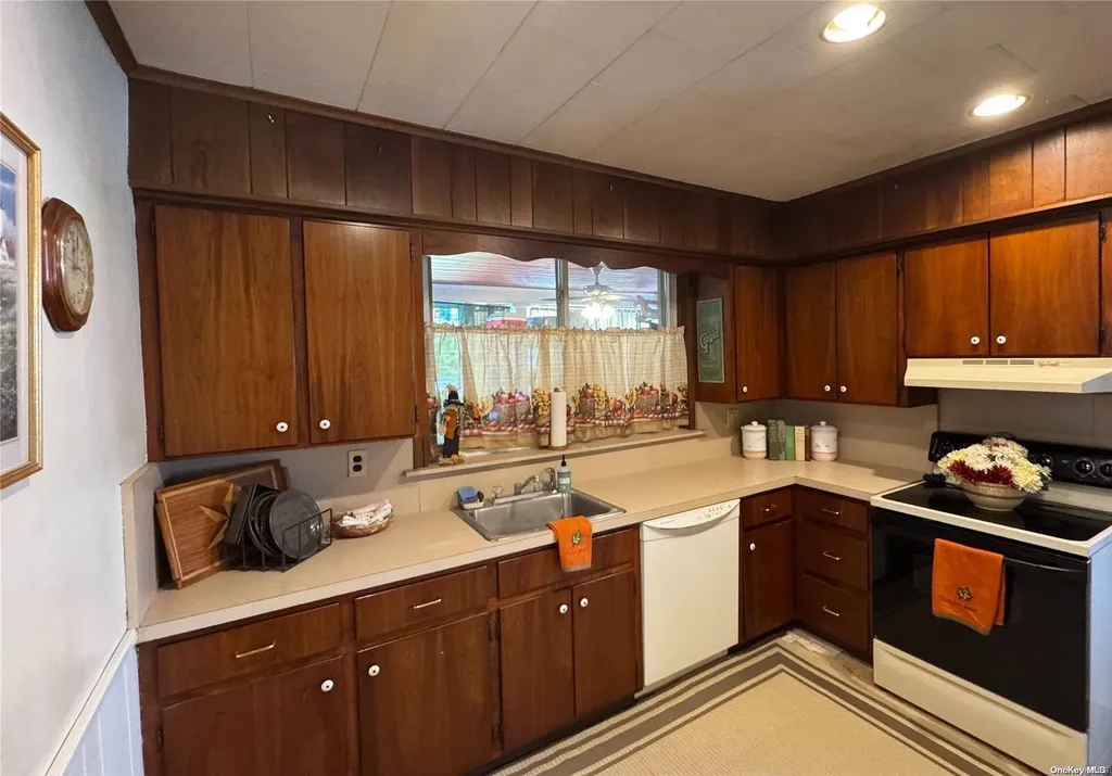2854 Beverly Road Oceanside NY 11572