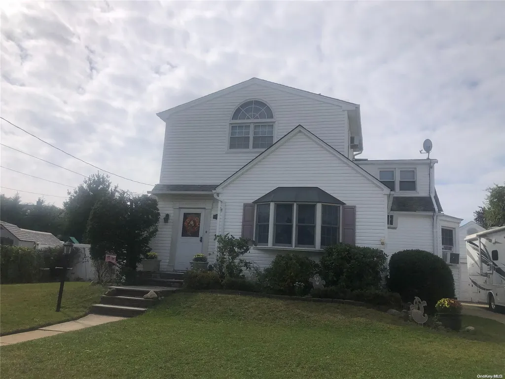 2854 Beverly Road Oceanside NY 11572