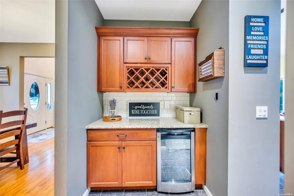 7 Horstead Court Yaphank NY 11980