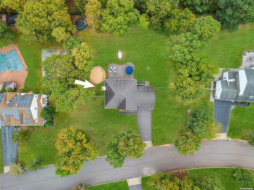 7 Horstead Court Yaphank NY 11980