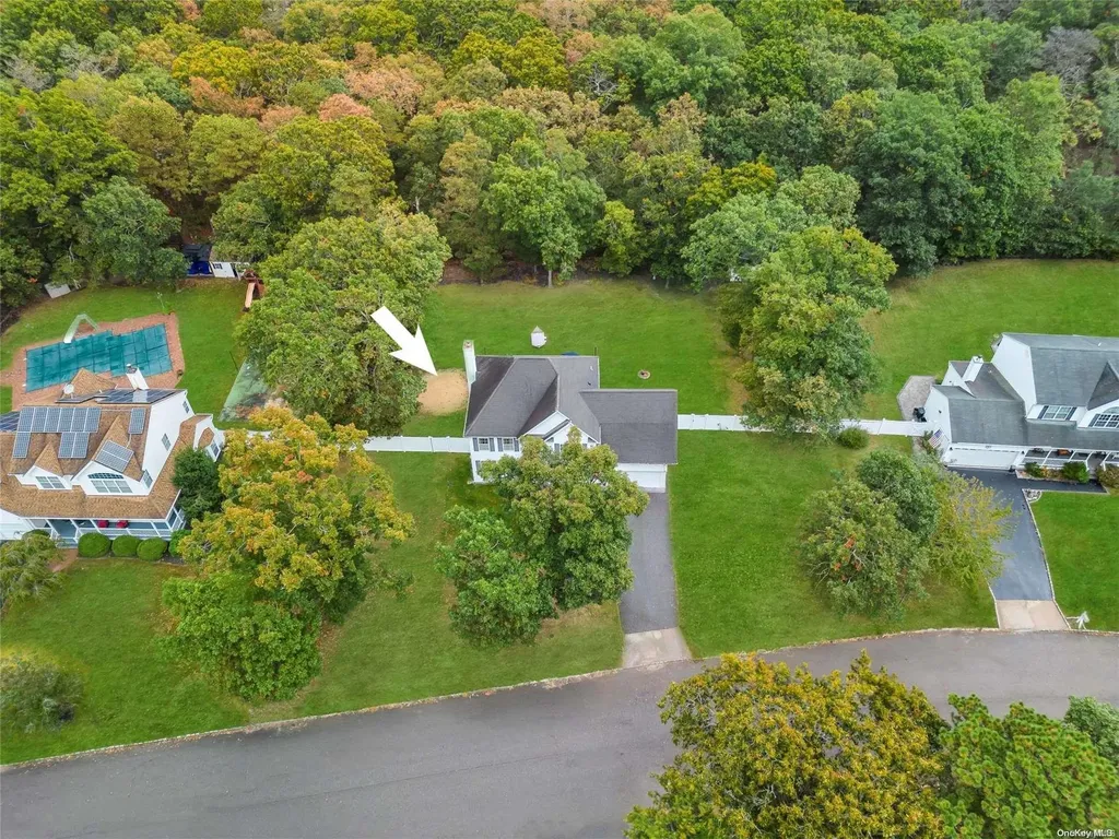 7 Horstead Court Yaphank NY 11980
