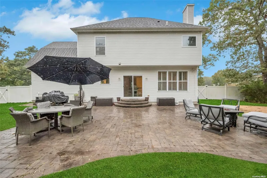 7 Horstead Court Yaphank NY 11980