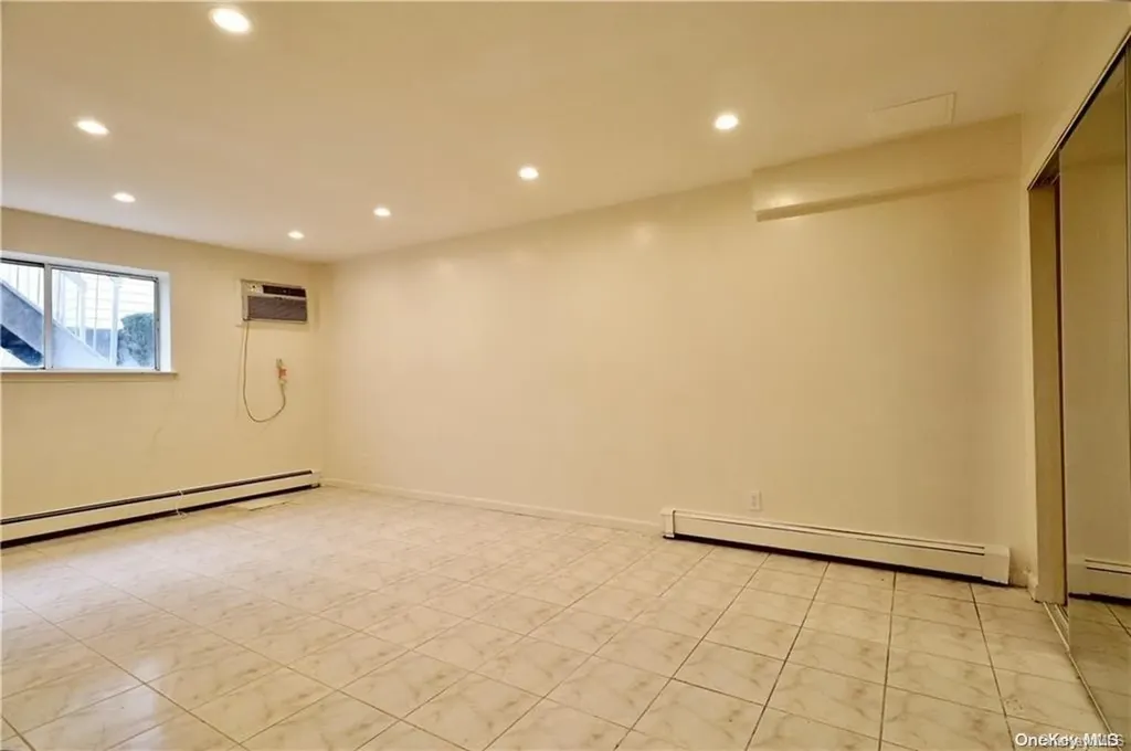 7276 Royce Bergen Beach NY 11234