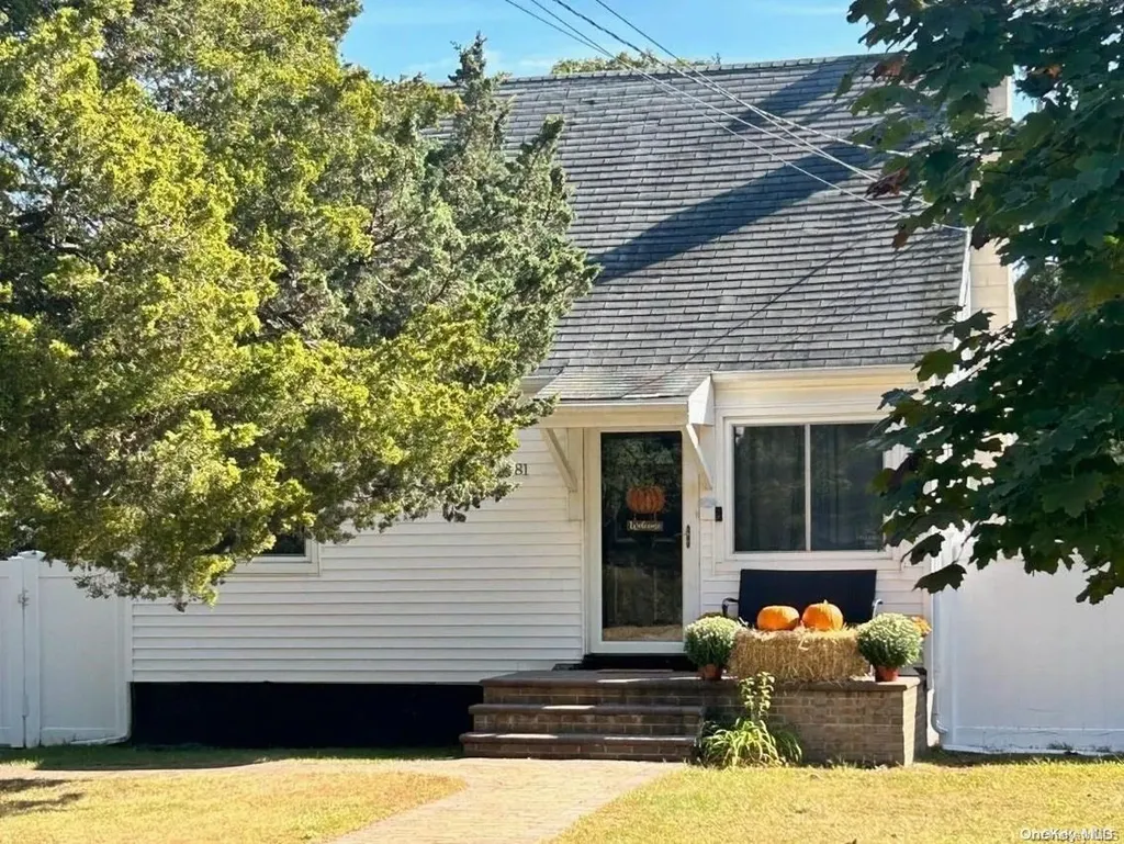 81 Corbin Avenue Shirley NY 11967