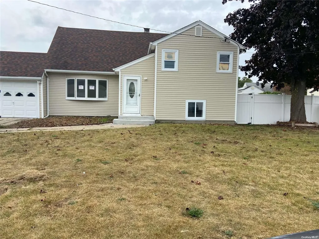 1438 Lincoln Boulevard Bay Shore NY 11706