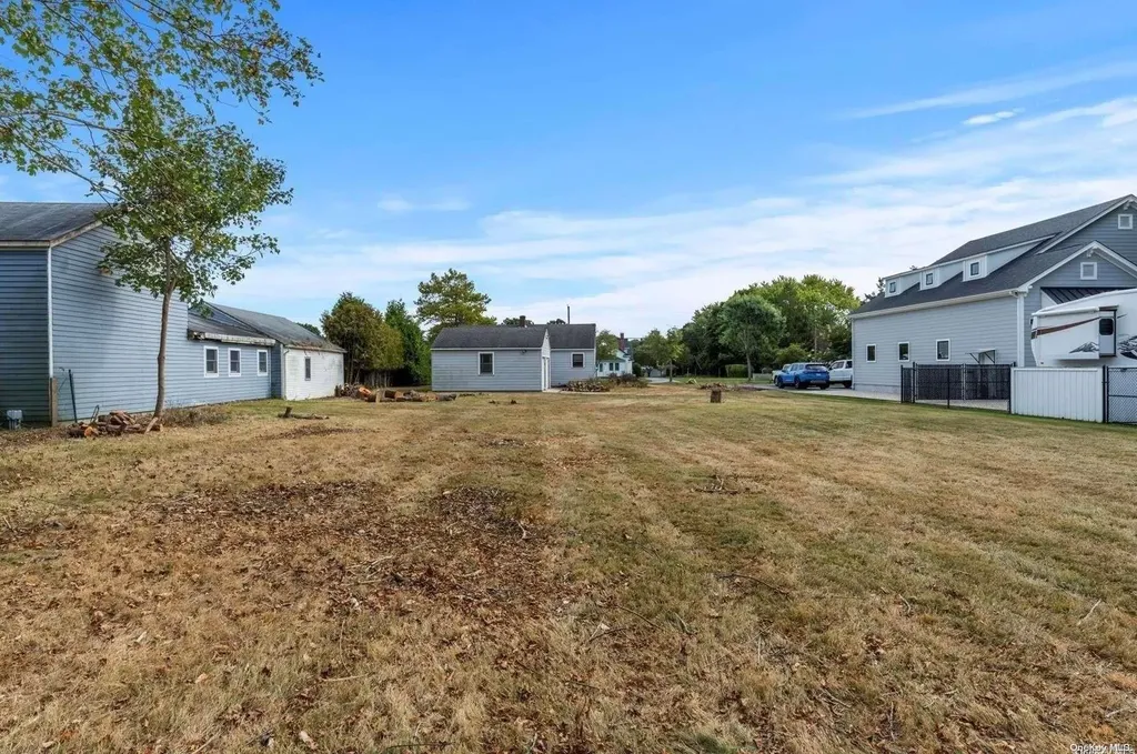 53 S Phillips Avenue Speonk NY 11972