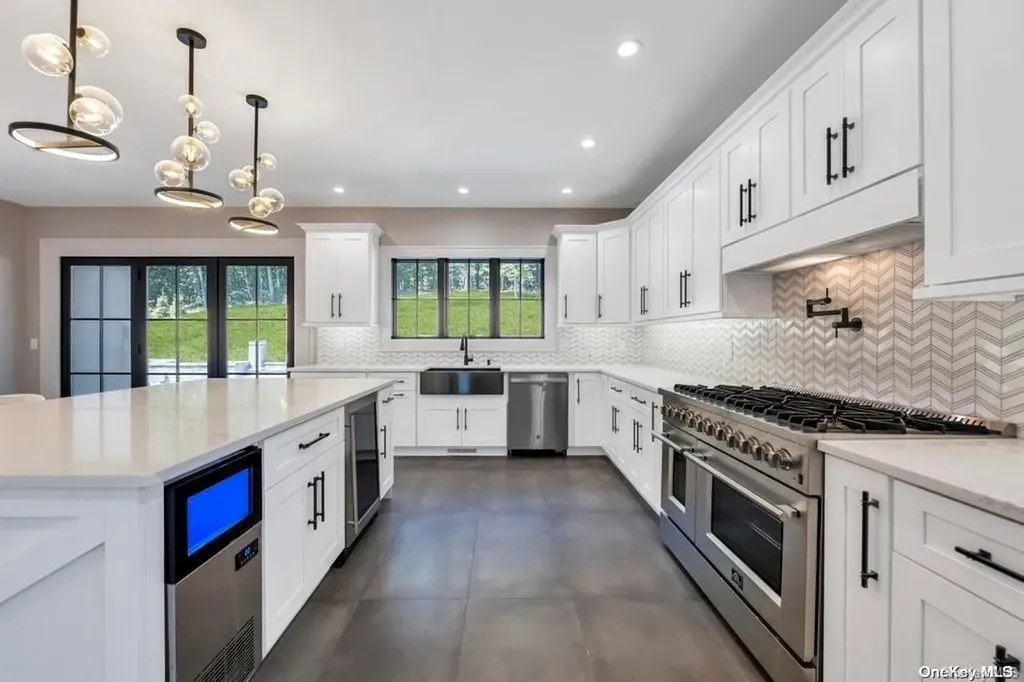 585 Old Bridge Road Northport NY 11768