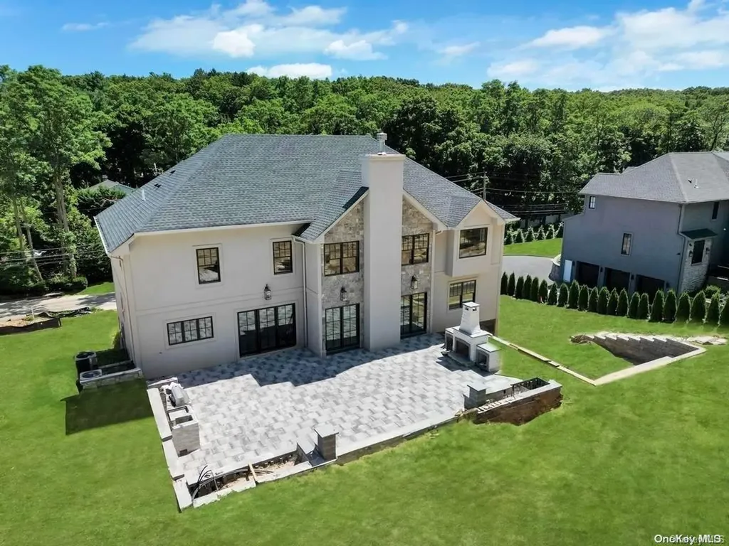 585 Old Bridge Road Northport NY 11768