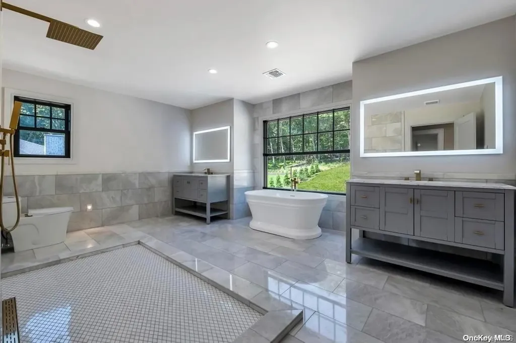585 Old Bridge Road Northport NY 11768