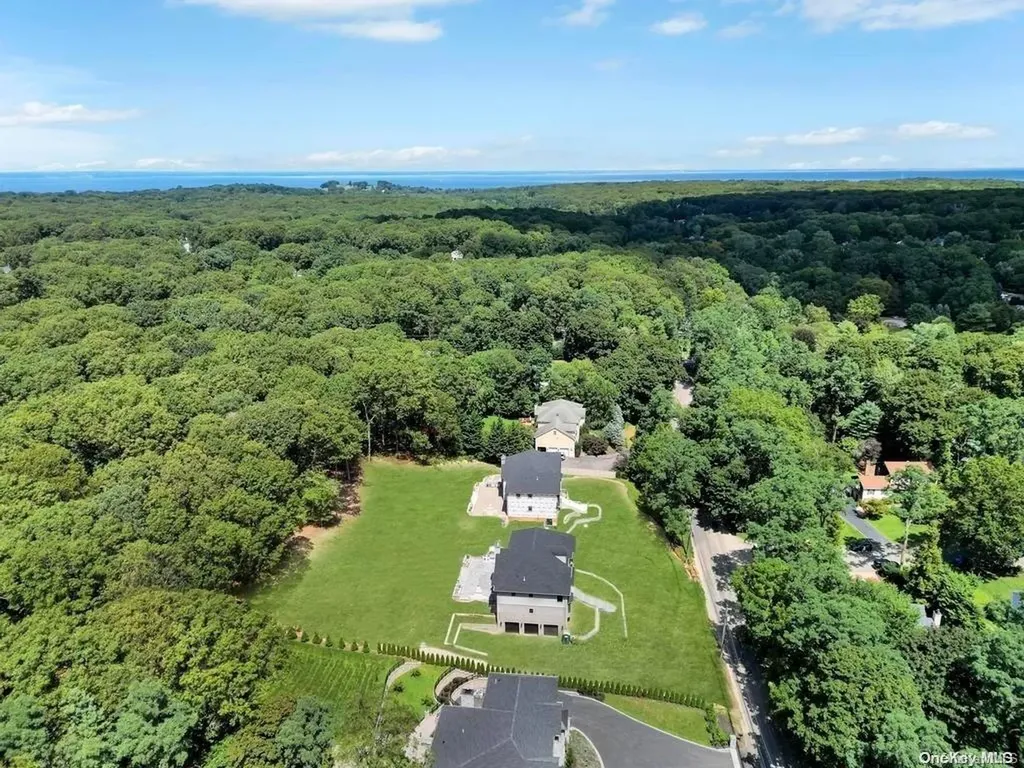 585 Old Bridge Road Northport NY 11768