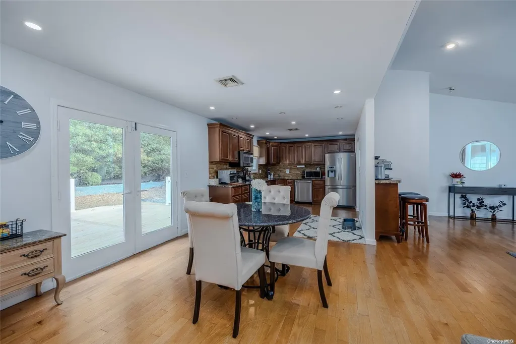 3 Ferrick Avenue Medford NY 11763