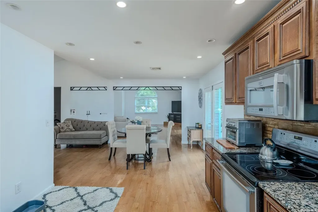 3 Ferrick Avenue Medford NY 11763