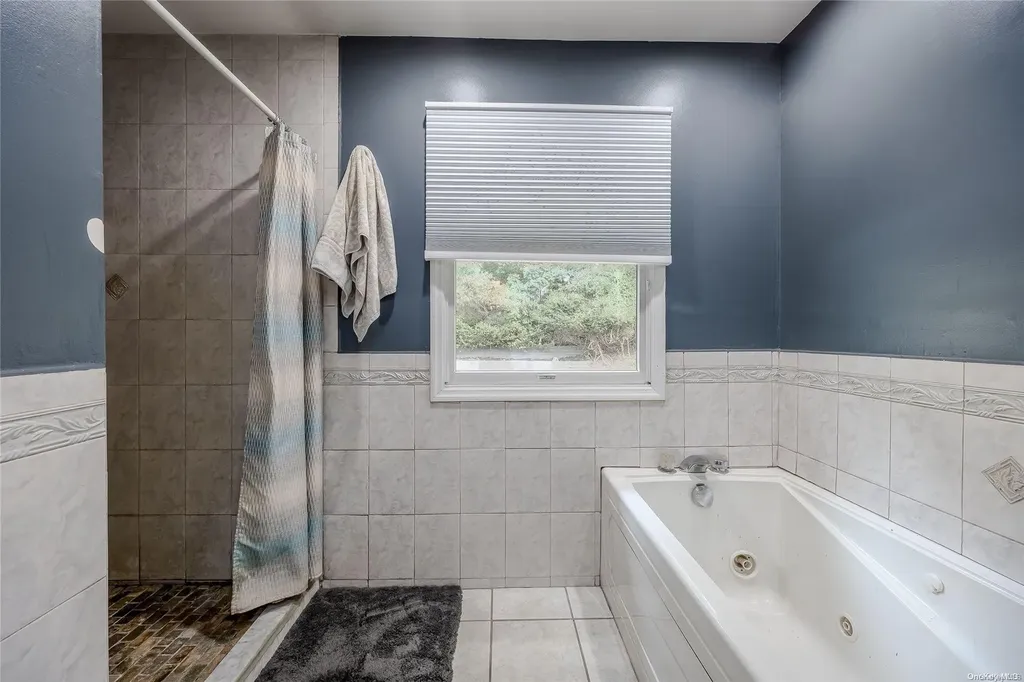 3 Ferrick Avenue Medford NY 11763
