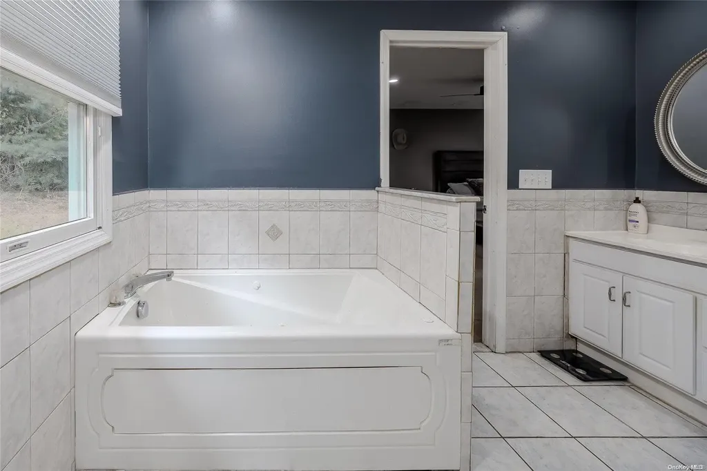 3 Ferrick Avenue Medford NY 11763