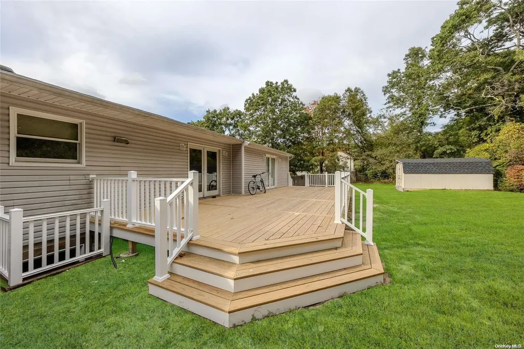 3 Ferrick Avenue Medford NY 11763