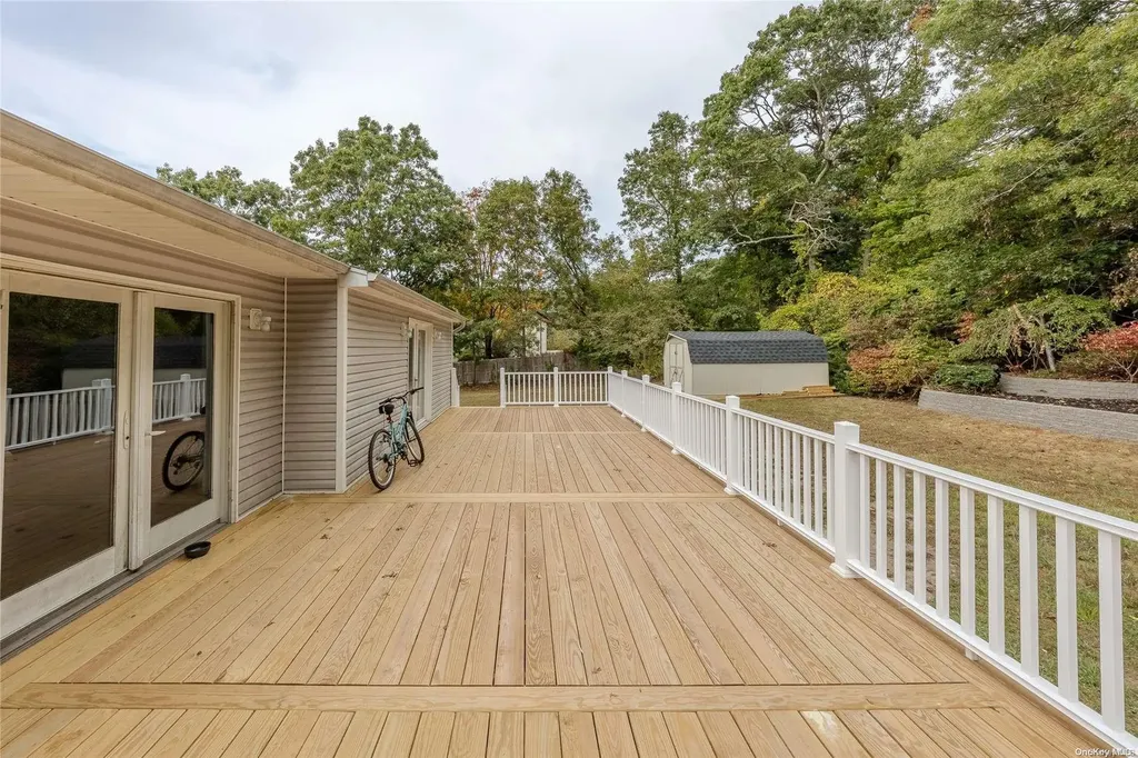 3 Ferrick Avenue Medford NY 11763