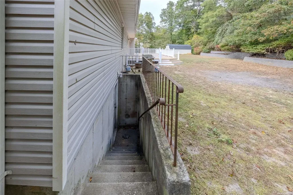 3 Ferrick Avenue Medford NY 11763