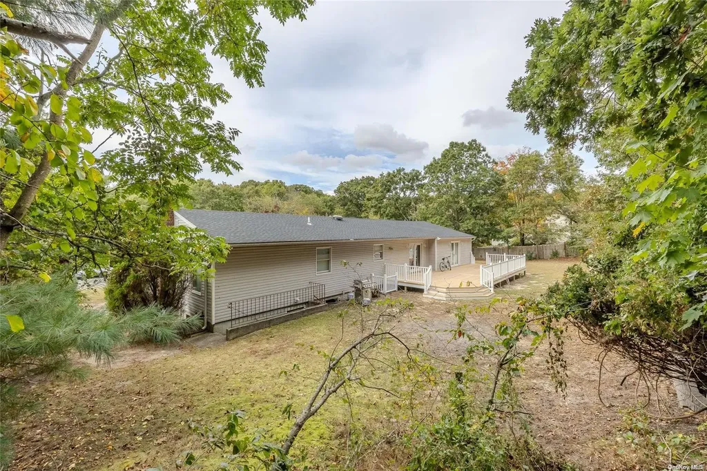 3 Ferrick Avenue Medford NY 11763
