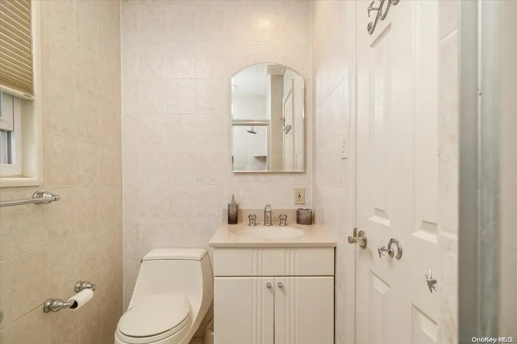 38 Stauber Drive Plainview NY 11803