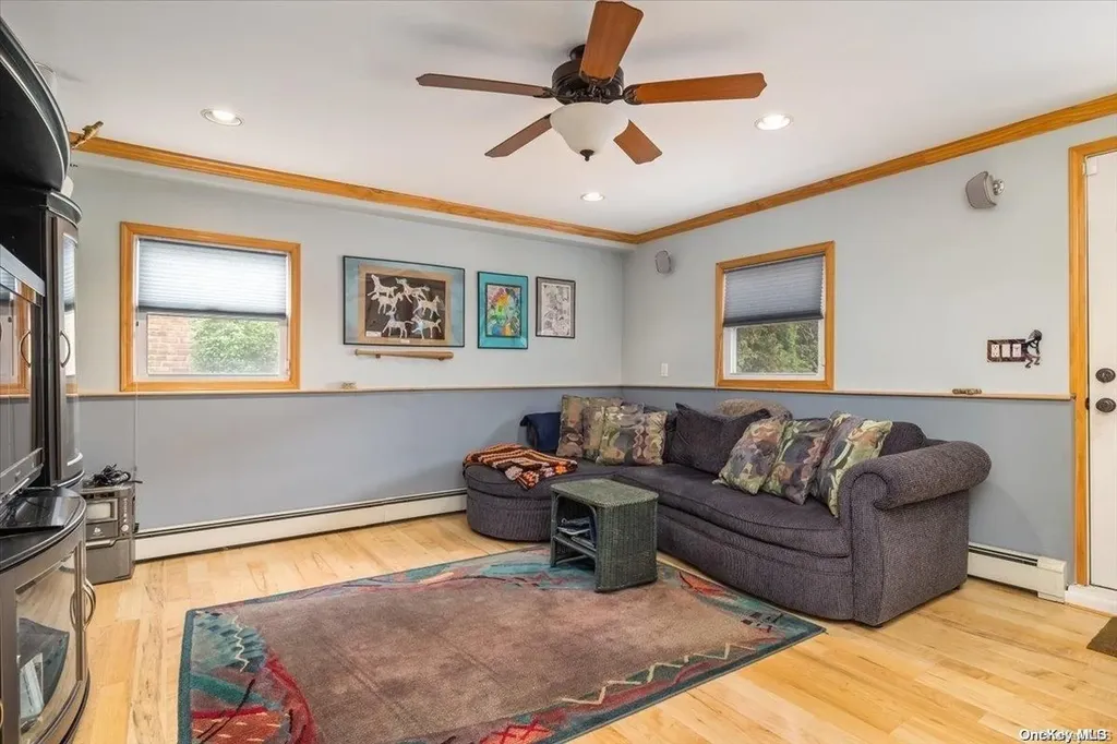38 Stauber Drive Plainview NY 11803