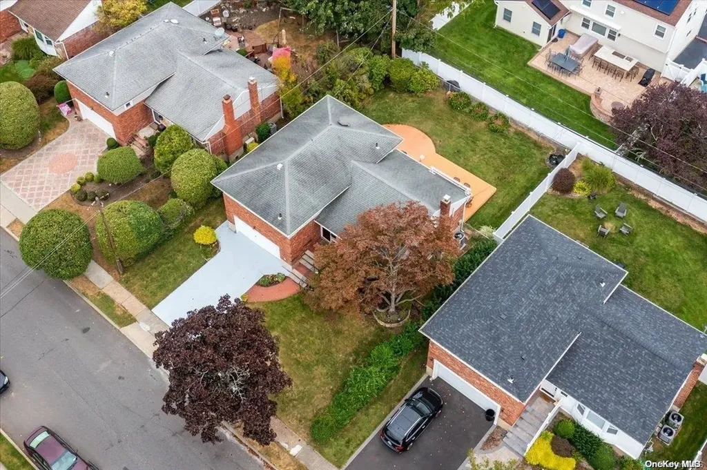 38 Stauber Drive Plainview NY 11803
