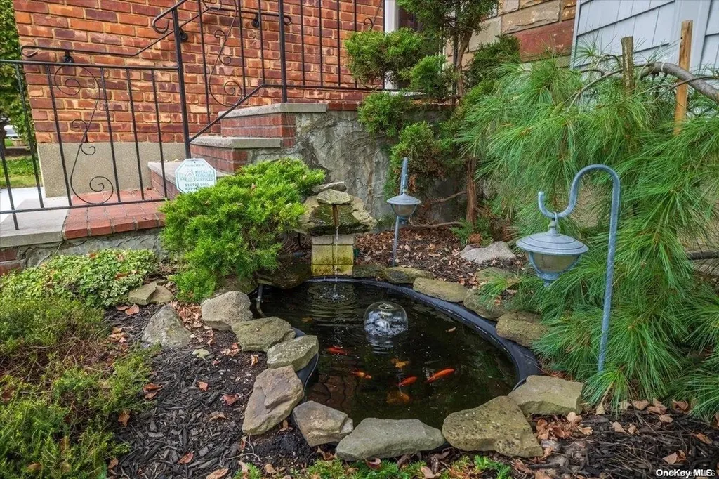 38 Stauber Drive Plainview NY 11803
