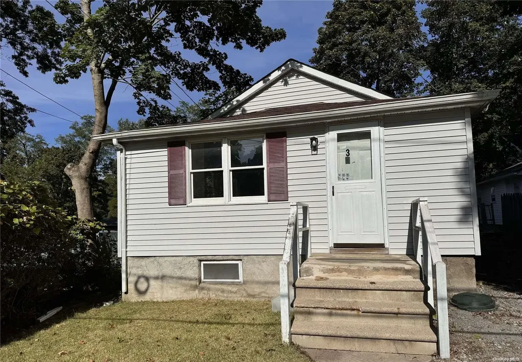 3 Laurel Road Rocky Point NY 11778