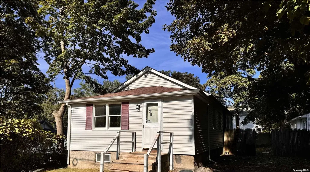 3 Laurel Road Rocky Point NY 11778