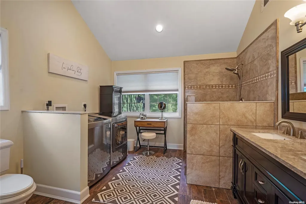 43 Manorview Way Manorville NY 11949